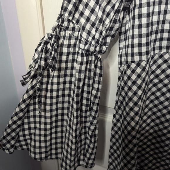 Ann Taylor Loft Womens Top Gingham Black White Bell Sleeve Slits Size Small - Picture 5 of 7